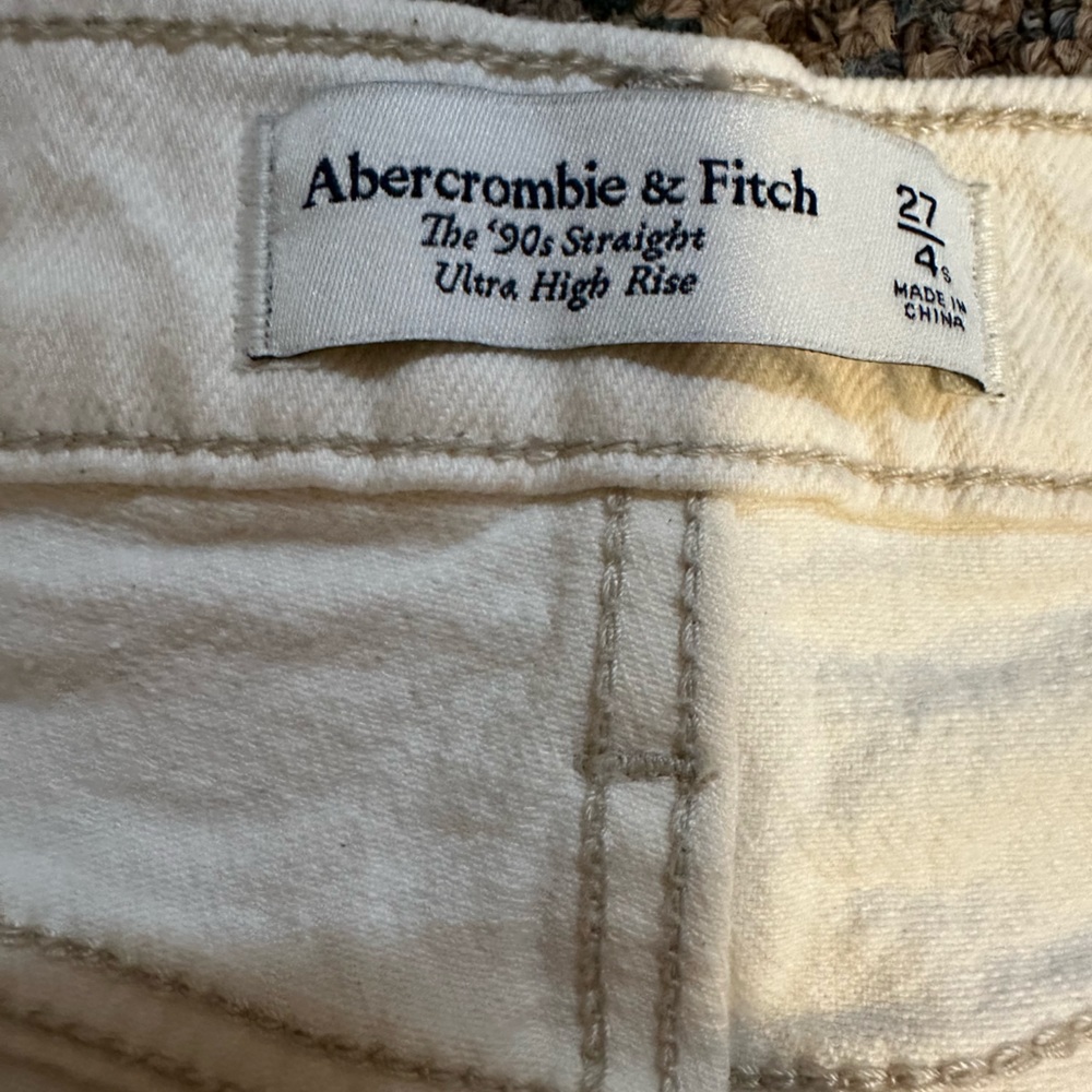 Abercrombie & Fitch Ivory The 90's Straight Ultra High Rise Denim Leg Split Jean